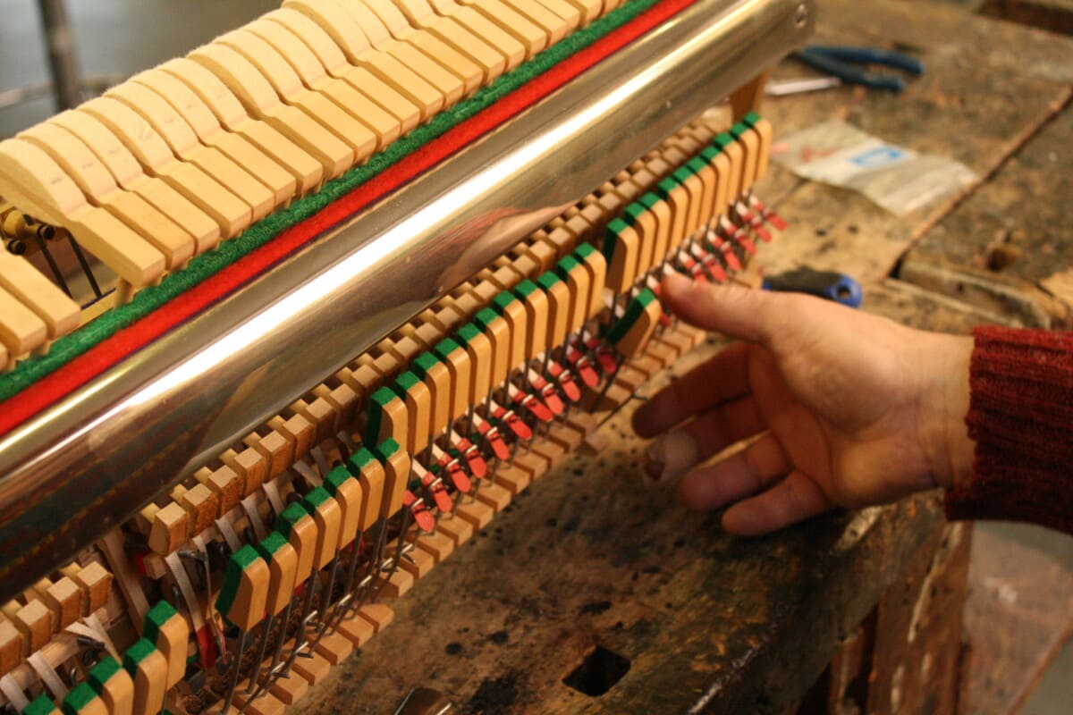 Riparazione pianoforte Verticale