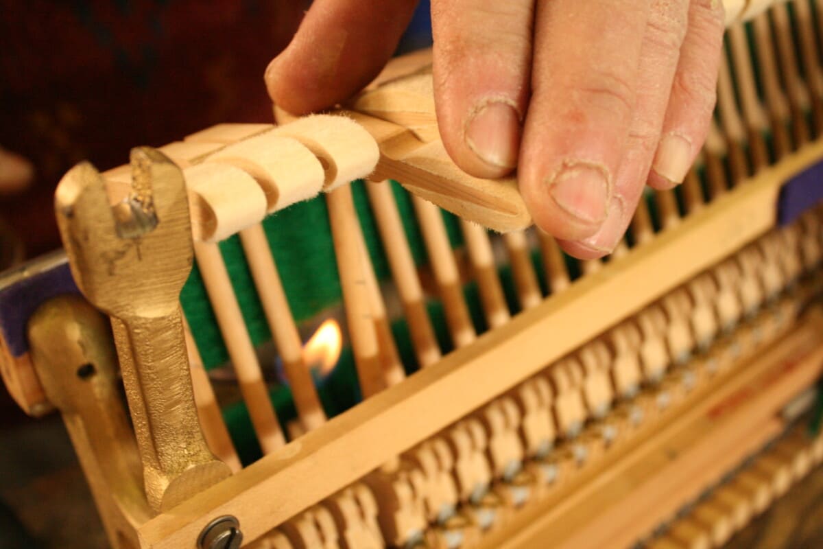 Riparazione pianoforte Verticale