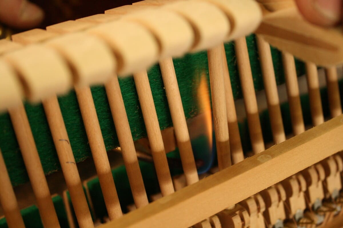 Riparazione pianoforte Verticale
