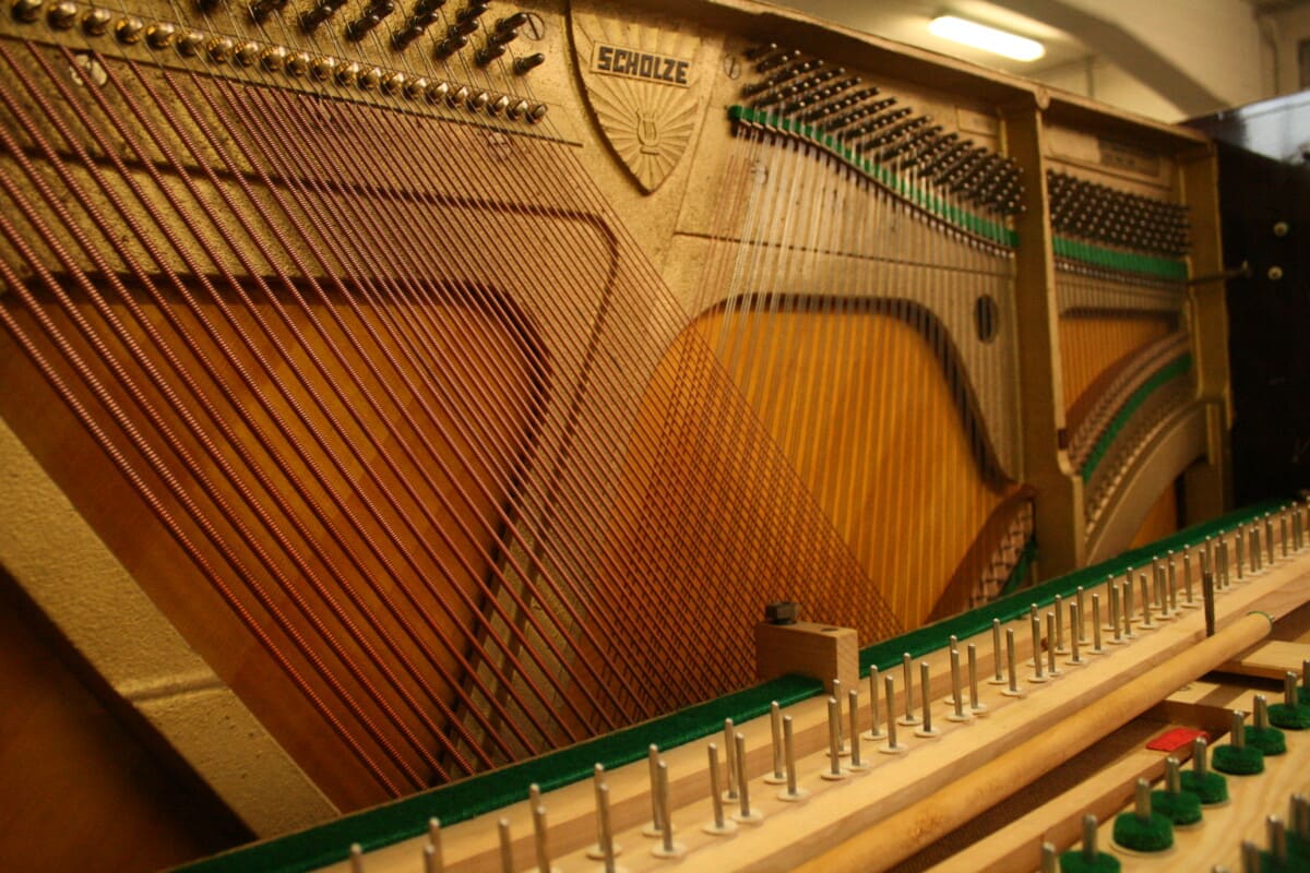 Riparazione pianoforte Verticale