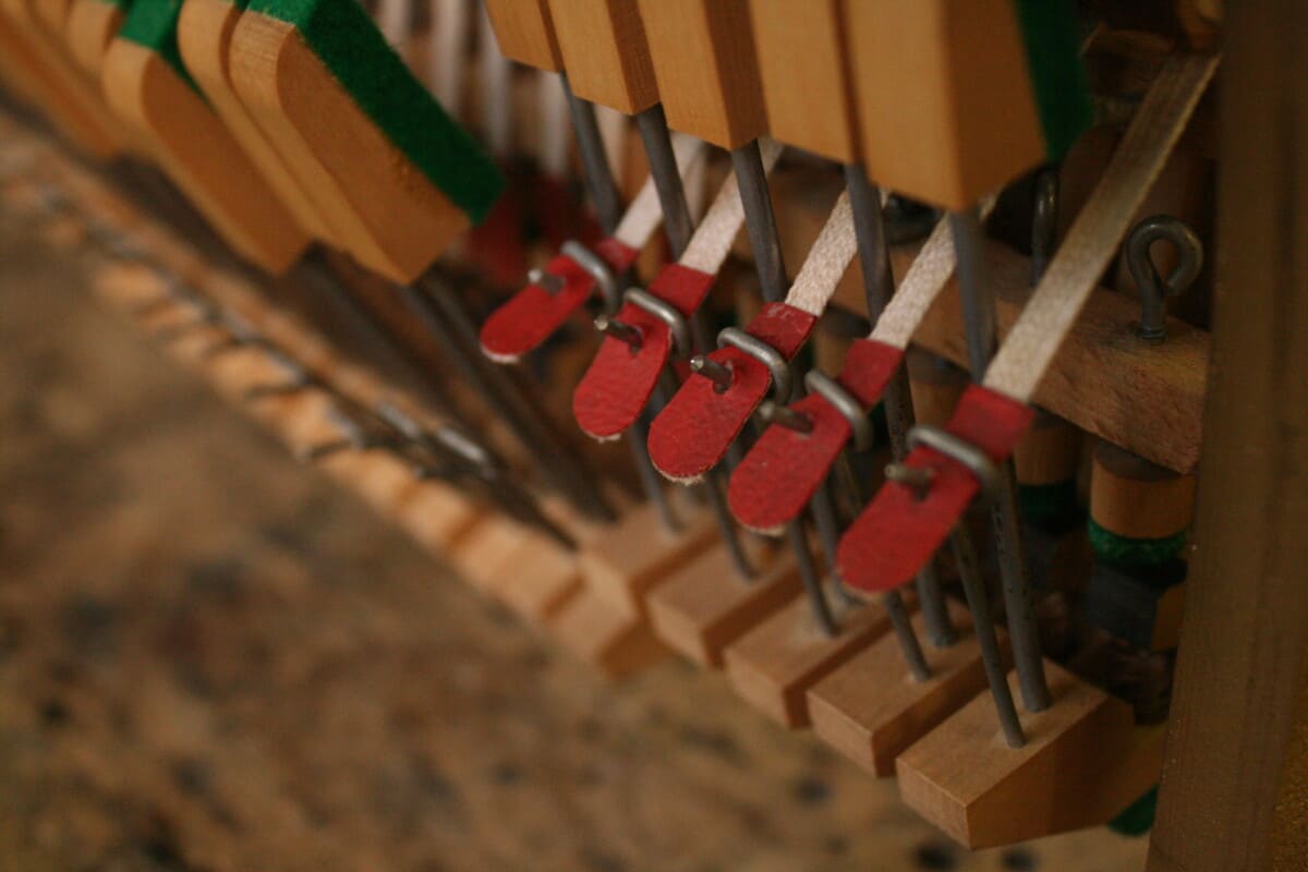 Riparazione pianoforte Verticale